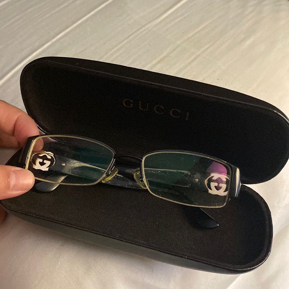 Gucci glasses with description case include